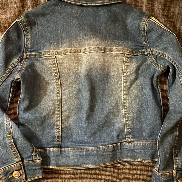 Wonder Nation Blue Denim Jacket with Rainbow Sleeves Girls Size XS(4-5) - Picture 4 of 9